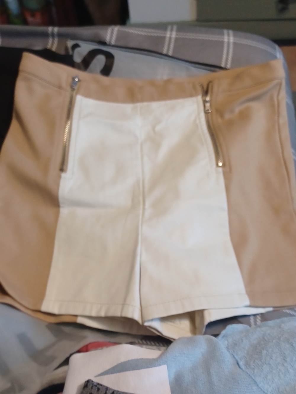 White Leather/tan Shorts
